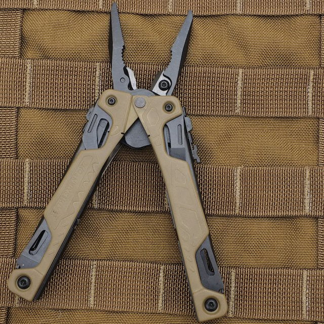 LEATHERMAN（レザーマン）OHT Coyote [ワンハンドツール][MOLLE対応ポーチ付]