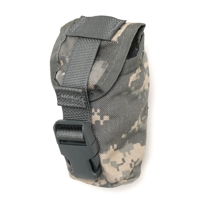 US (US military release product) MOLLE II Flashbang Grenade Pouch [ACU] [Flashbang Grenade Pouch Universal Camo]