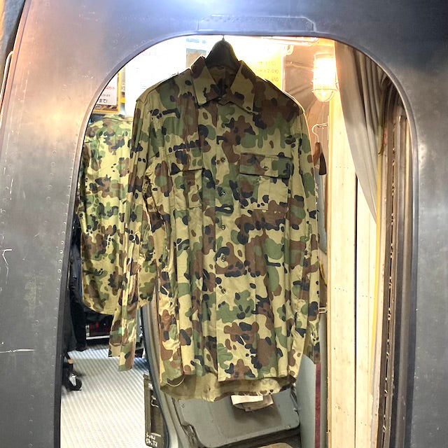 [In-Store Only] World Surplus Romanian Army M-93 Camouflage Shirt in Fleck Camo