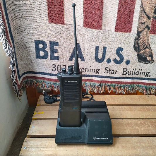 【店頭販売のみ】US（米軍放出品）MOTOROLA ASTRO SABER 1 [無線機充電器セット]