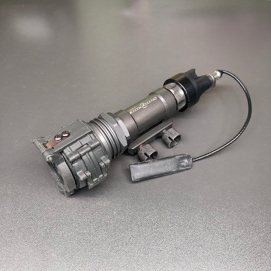 【店頭販売のみ】US（米軍放出品）SUREFIRE M951 ウェポンライト [中古品]