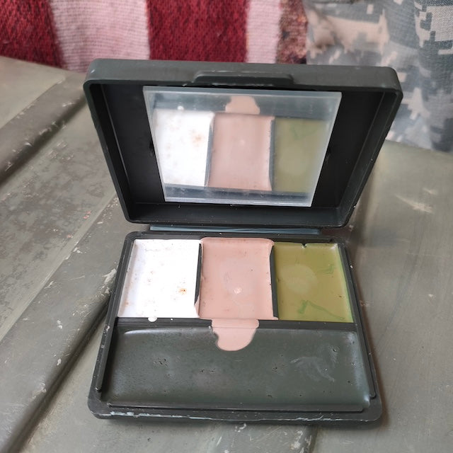 [Storefront only] US (U.S. military surplus) camouflage face paint [4 colors] [collection item]