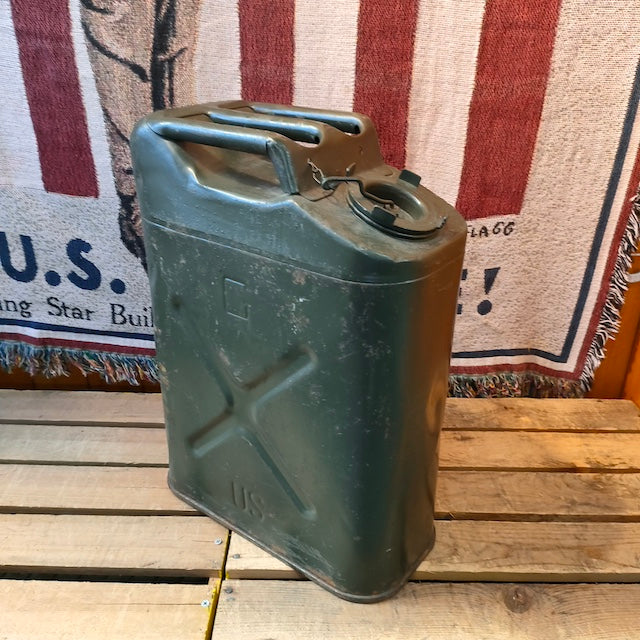 【店頭販売のみ】US（米軍放出品）ジェリカン 5G（20リットル）OD [中古品]