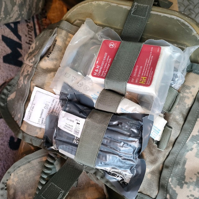 【店頭販売のみ】US（米軍放出品）IFAK2 Set [ACU] Individual First Aid Kit [インディビジュアル ファーストエイド キット2 ポーチセット]
