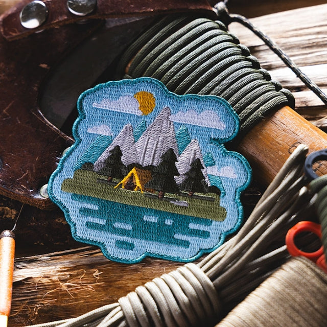 PROMETHEUS DESIGN WERX (プロメテウスデザインワークス)  PDW Summer Campsite 2025 Morale Patch [フック付き]【レターパックプラス対応】【レターパックライト対応】