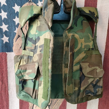 【店頭販売のみ】US（米軍放出品）M-1 ボディーアーマーベスト [M-1 Body Armor Vest][PASGTベスト][Woodland]