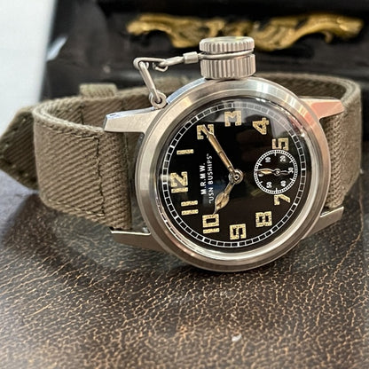 MRC WATCH CO. (Montrelloi) USNAVY BUSHIPS WITH SMALL SECOND US Navy ship watch Cotton band 12 hours [Quartz] [WW2 REPLICA] [Nakada Shoten]