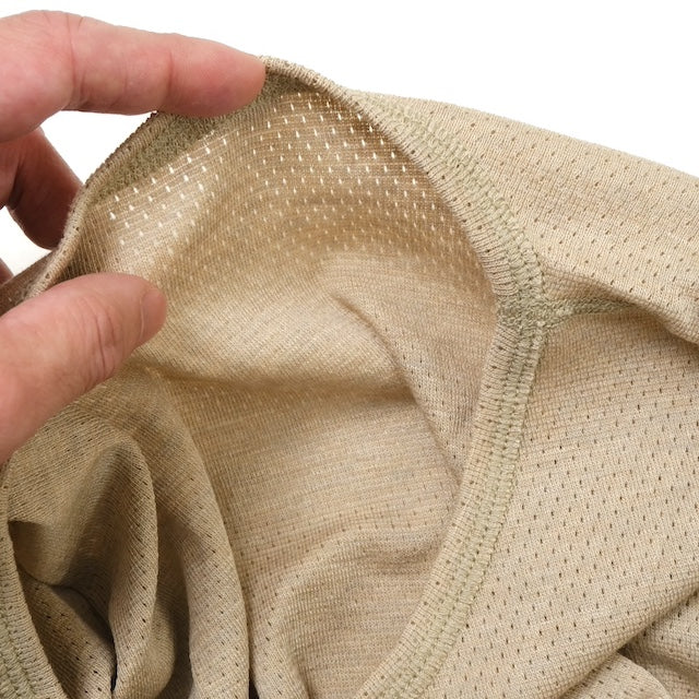 US (U.S. military surplus) ARMY BASE LAYER FLAME RESISTANT L/S UNDERSHIRT [MOISTURE WICKING] [TAN] [Flame-retardant material] [Letter Pack Plus compatible]
