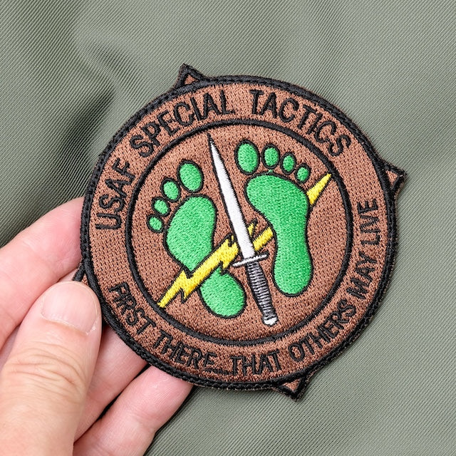 Military Patch（ミリタリーパッチ）USAF SPECIAL TACTICS ジョリーグリーン 足跡 [フック付き]【レターパックプラス対応】【レターパックライト対応】