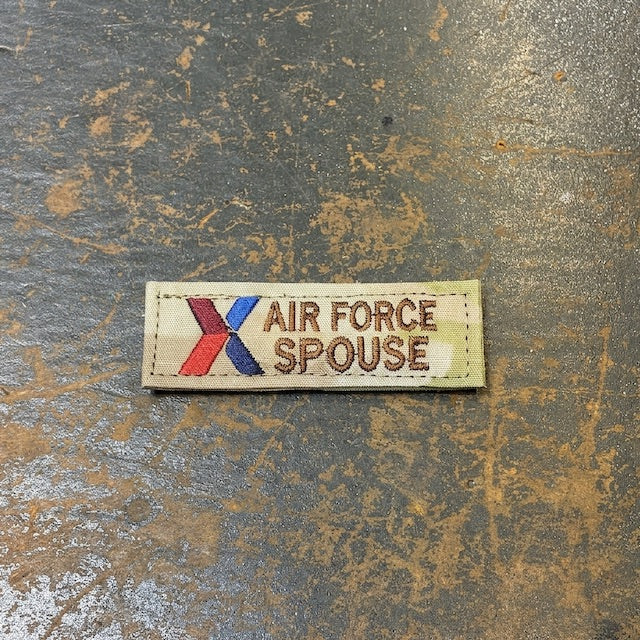 【店頭販売のみ】MILITARY AIR FORCE SPOUSE マグネットバッジ [未使用]