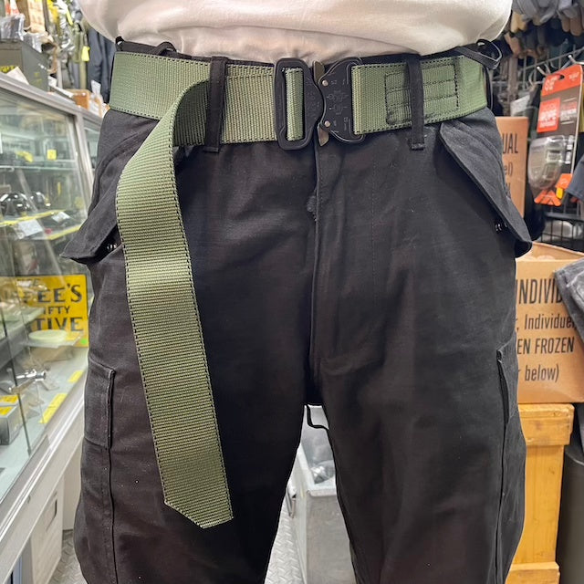 US（米軍放出品）カスタム Cobra Buckle ナイロンウェブベルト OD [US Litter Strap Custom Cobra Web Belt]
