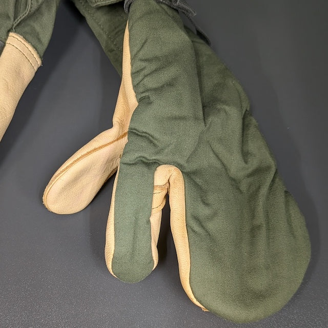 US Military Surplus Trigger Finger Mittens OD [Used Good Condition] [Without Wool Liner] [US TRIGGER FINGER MITTEN]