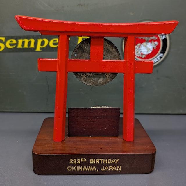 【店頭販売のみ】US SURPLUS（US サープラス）233rd MARINE CORPS BIRTHDAY 1775-2008 記念鳥居モニュメント
