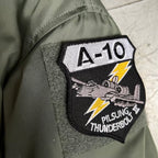 Military Patch（ミリタリーパッチ）A-10 PILSUNG THUNDERBOLT II 25th SQ ブラックイエローカラー [フック付き]【レターパックプラス対応】【レターパックライト対応】