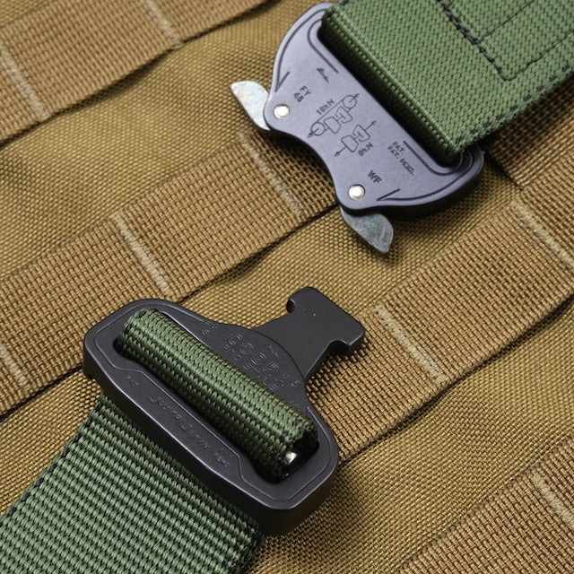 US（米軍放出品）カスタム Cobra Buckle ナイロンウェブベルト OD [US Litter Strap Custom Cobra Web Belt]