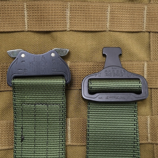 US（米軍放出品）カスタム Cobra Buckle ナイロンウェブベルト OD [US Litter Strap Custom Cobra Web Belt]