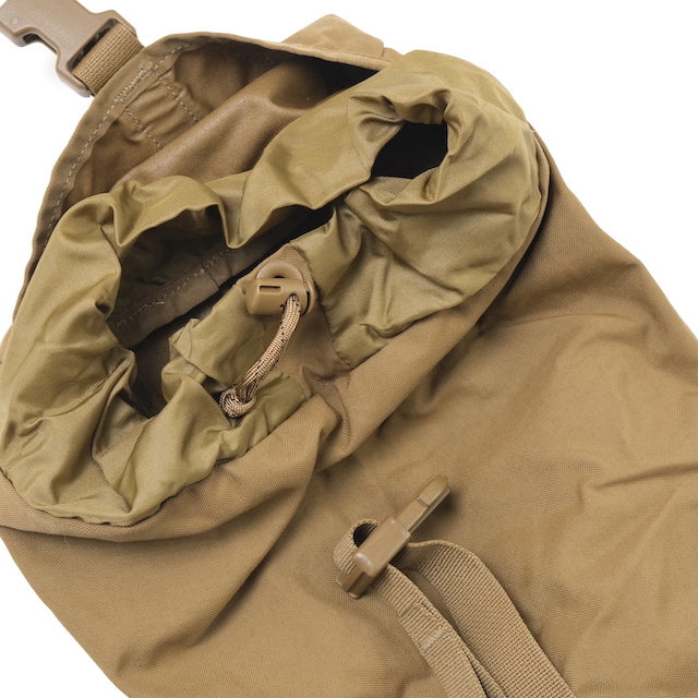 米軍 実物 サステインメントポーチ USMC ストラップ付き US（米軍放出品）FILBE USMC PACK Sustainment Pouch Coyote [サス