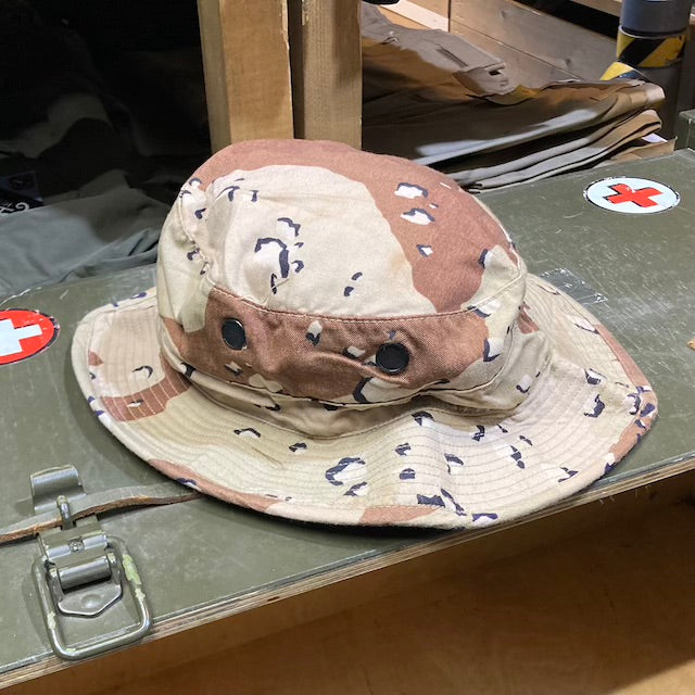 【店頭販売のみ】US（米軍実物放出品）ブーニーハット[6C DESERT][未使用][ノンリップ]