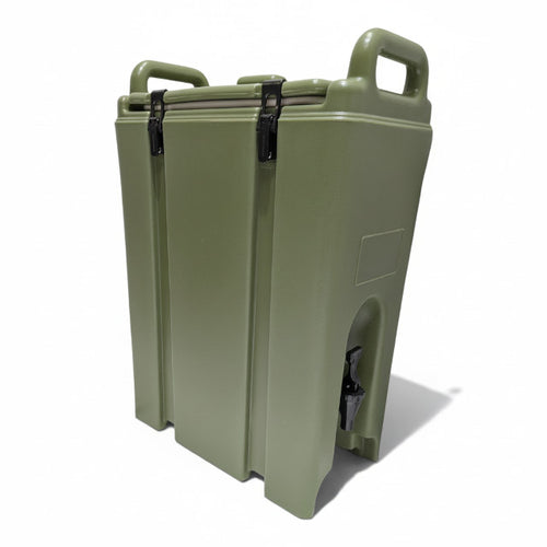 キャプテントムの米軍放出品Cambro製18L断熱飲料サーバー。オリーブドラブ色の頑丈なプラスチック製で、蛇口付きの業務用保温・保冷容器。