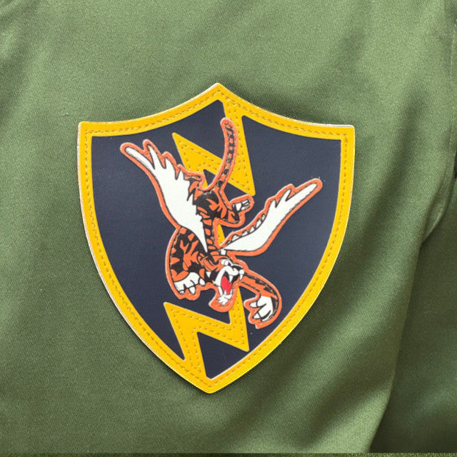 キャプテントムのSESSLER製B-10フライトジャケットに施されたフライングタイガースの刺繍ワッペン