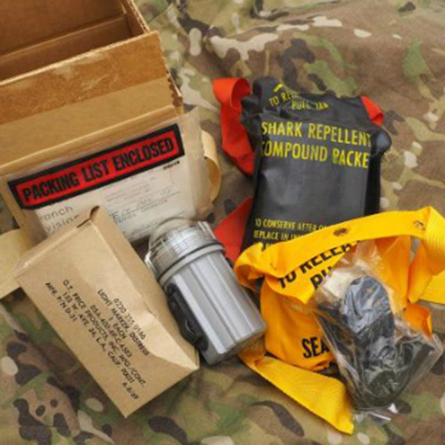 US（米軍放出品）ライフプリサーバーアクセサリーキット [コレクション用]