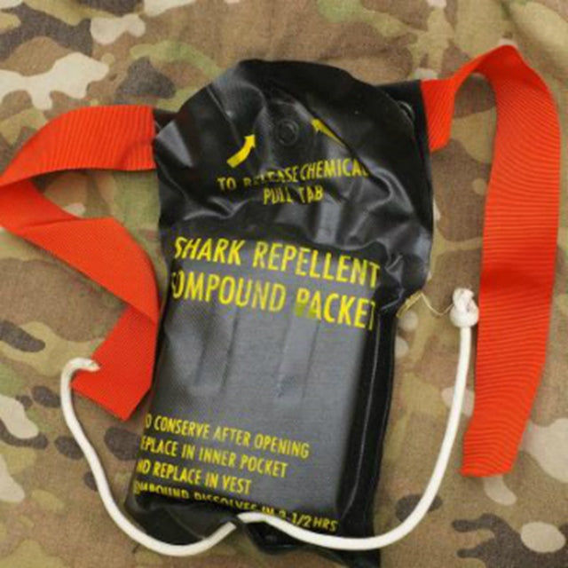 US（米軍放出品）ライフプリサーバーアクセサリーキット [コレクション用]