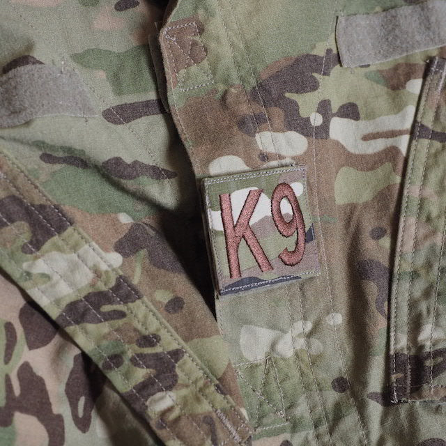 Military Patch（ミリタリーパッチ）USAF K-9 スクエアパッチ 四角形 スパイスブラウン OCP [フック付き]【レターパックプラス対応】【レターパックライト対応】