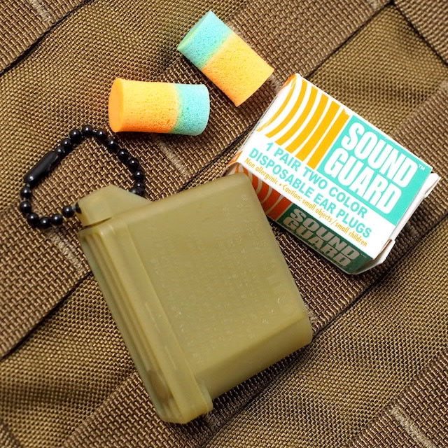 US (U.S. military release product) Foam type ear plugs with carrying case [New Dynamics Sound Guard Two-Color PVC Foam Ear Plugs] [Letter Pack Plus compatible] [Letter Pack Light compatible]