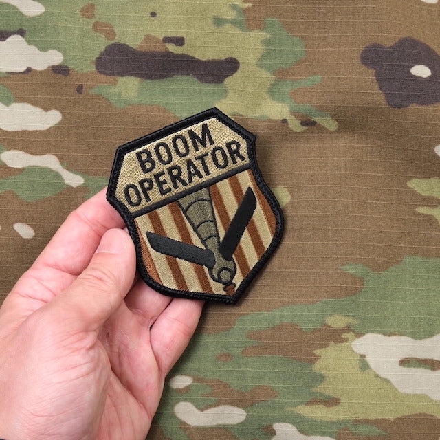 Military Patch（ミリタリーパッチ）BOOM OPERATOR KC-135 [2色][フック付き]【レターパックプラス対応】【レターパックライト対応】