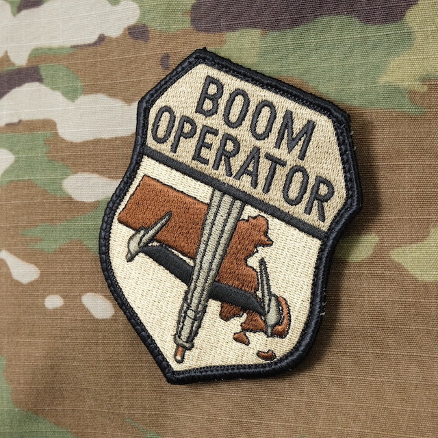 Military Patch（ミリタリーパッチ）BOOM OPERATOR KC-46 [2色][フック付き]【レターパックプラス対応】【レターパックライト対応】