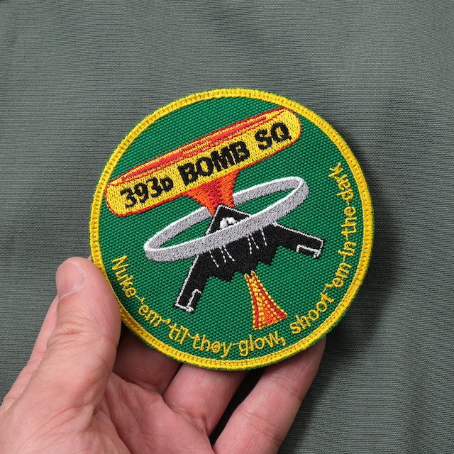 Military Patch（ミリタリーパッチ）393D BOMB SQ パッチ [フック付き]【レターパックプラス対応】【レターパックライト対応】