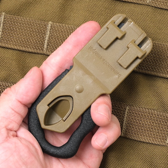 US（米軍放出品）BENCHMADE  ストラップカッター [Coyote][7 HOOK PERSONAL SAFETY CUTTERS]【レターパックプラス対応】【レターパックライト対応】