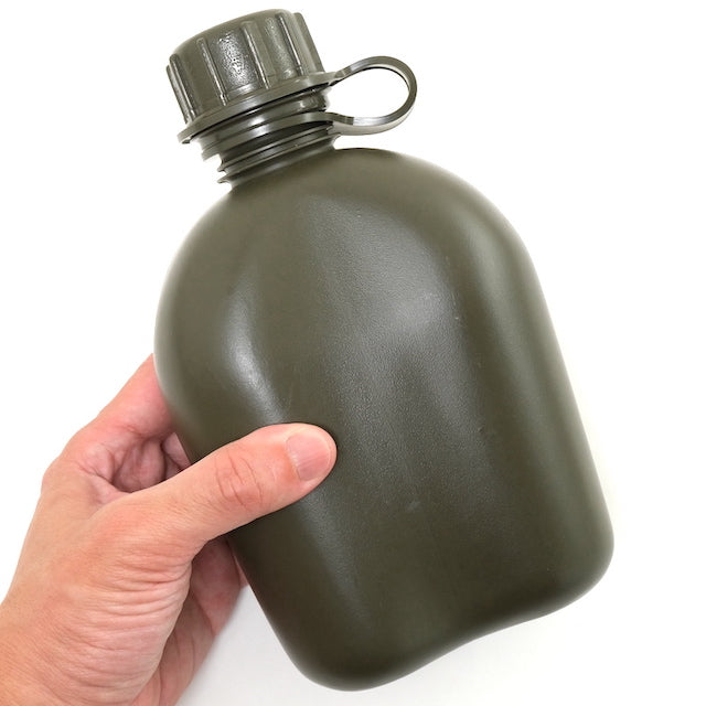 US (US military similar product) 1QT plastic canteen