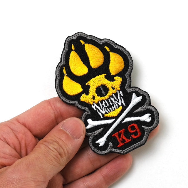 Military Patch（ミリタリーパッチ）K-9 Skull and Crossbones パッチ [フック付き]【レターパックプラス対応】【レターパックライト対応】