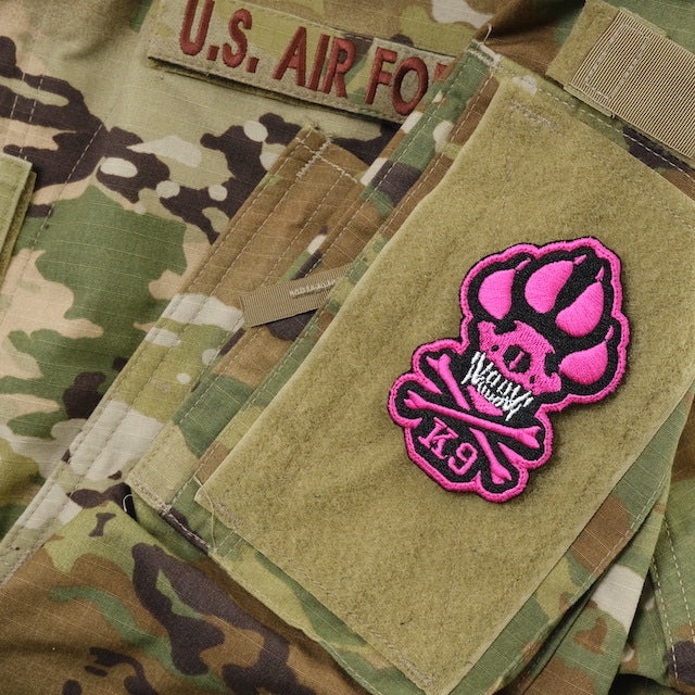 Military Patch（ミリタリーパッチ）K-9 Skull and Crossbones パッチ [フック付き]【レターパックプラス対応】【レターパックライト対応】